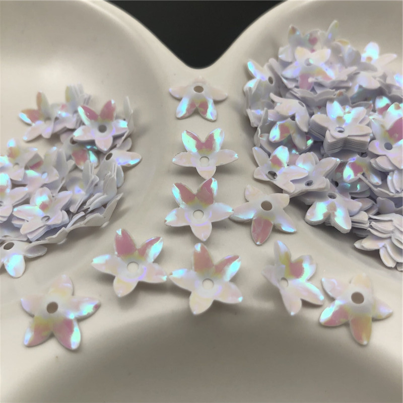Paillettes à fleurs blanches A - Art Craft Hat avis et prix